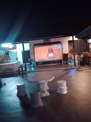 Apartment, 1 Bedroom, Accessible, Smoking | Living area