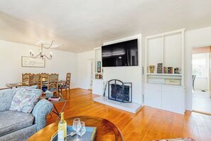 Smart TV, books