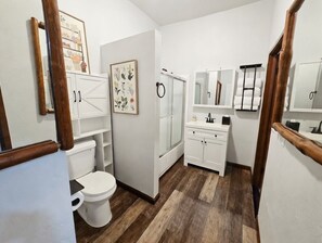 Bathroom - Historic Gold Pan Retreat - 7BR Gathering Cabin Near Big Bear Lake (Fawnskin)