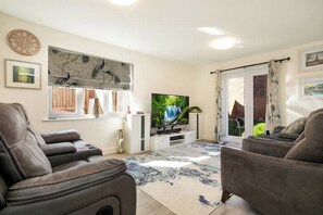 Living area - Countryside Comfort near Sharphill Woods (Nottinghamshire)