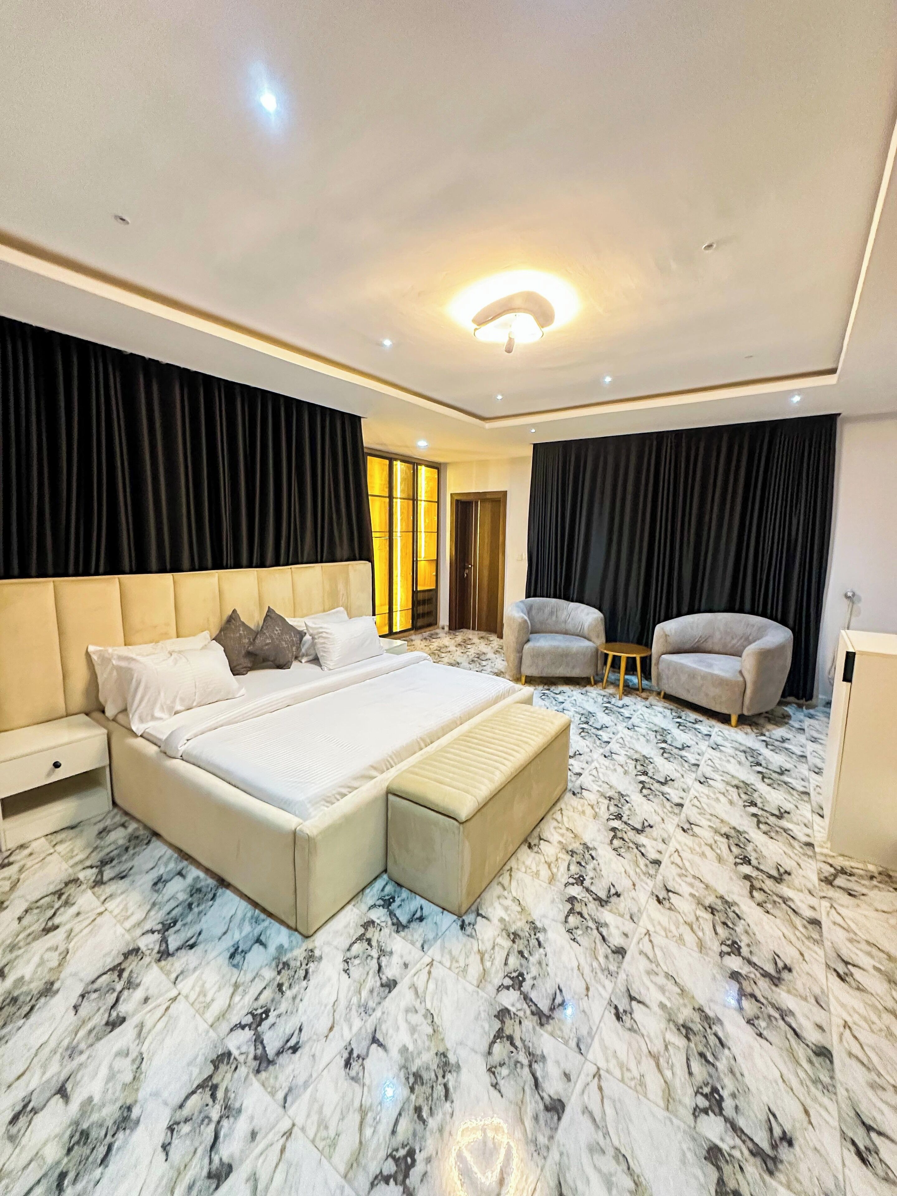 Deluxe Suite, Balcony