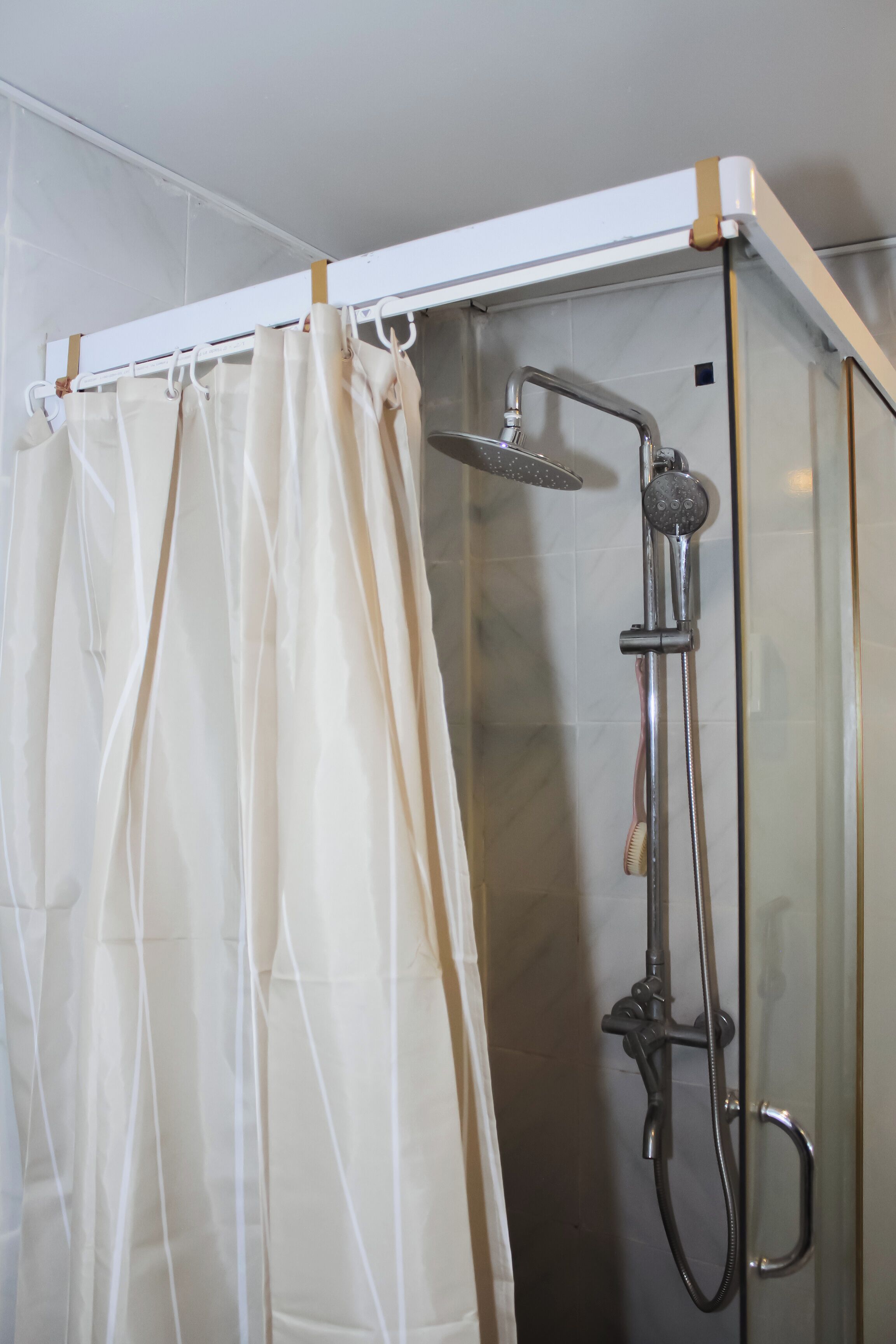 Shower, bidet, towels, soap