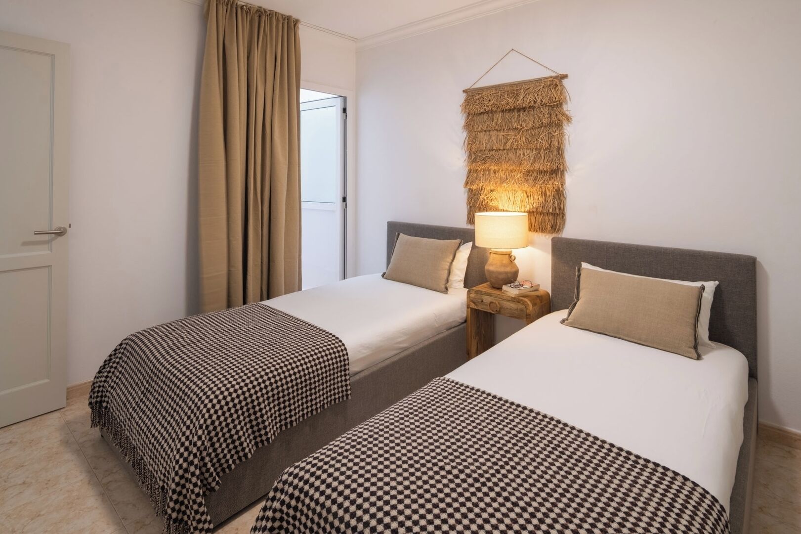 2 slaapkamers, een strijkplank/strijkijzer, wifi, beddengoed