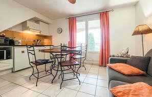 TV, ping pong - Awesome apartment in Paradou with swimming pool (Paradou)