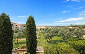 Property grounds - Awesome apartment in Paradou with swimming pool (Paradou)
