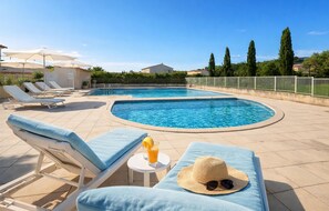 Pool - Awesome apartment in Paradou with swimming pool (Paradou)