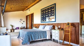 5 bedrooms, iron/ironing board, Internet, bed sheets - Luxury house in Arraial d'Ajuda: 5 suites and ocean view. (Arraial d'Ajuda)
