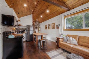 Fridge, microwave, oven, stovetop - Modern Tiny Cabin Near YNP | Sleeps 4 | The Ridge (Island Park)
