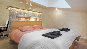 5 bedrooms, iron/ironing board, travel cot, free WiFi