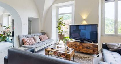 Lovely home in Saint-Julien-du-Gua with WiFi