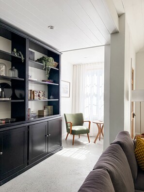 Smart TV, books