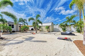 Property grounds - Sarasota 3BD Retreat Near Siesta Key (Sarasota)