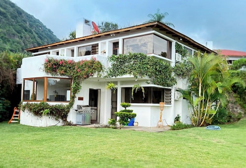 Casa Belen Lakefront Villa