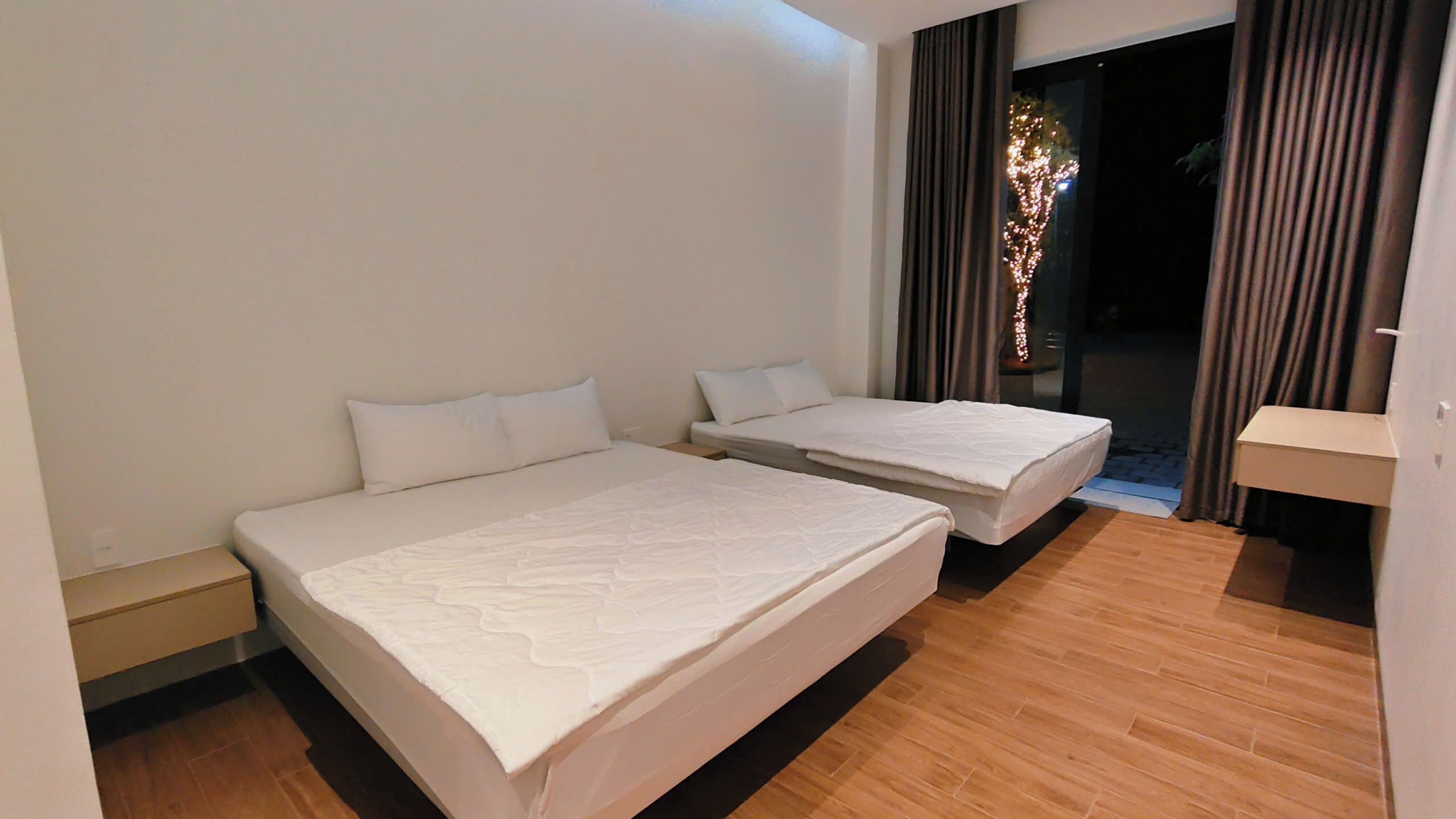 Quarto casal família, para não fumantes, vista para o pátio