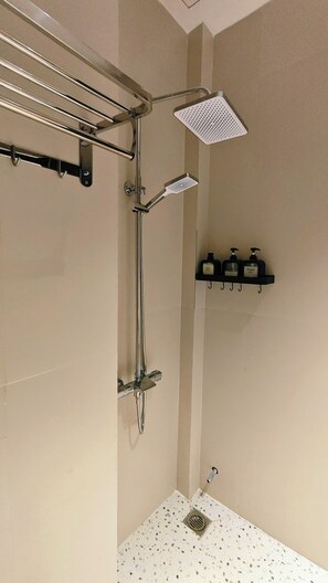 Family Double Room, Non Smoking, Courtyard View | Bathroom - HP.GARDEN (Thuy Xuan)