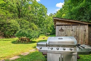 Property grounds - 2BR*Gatlinburg Arts & Crafts*Games*Fireplace*BBQ (Gatlinburg)
