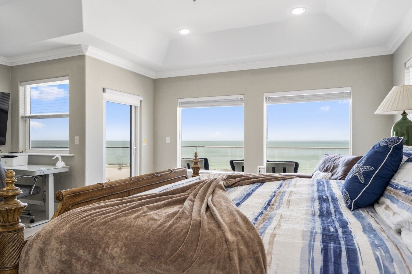 3 bedrooms, desk, iron/ironing board, WiFi
