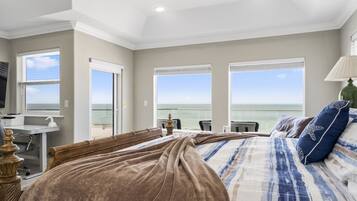 3 bedrooms, desk, iron/ironing board, WiFi