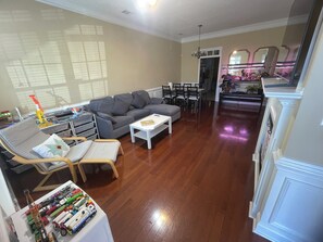 TV, fireplace - Masters Rental 3bds 3ba  6miles to Augusta National Golfclub (Evans)