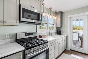 Microwave, oven, stovetop, coffee/tea maker