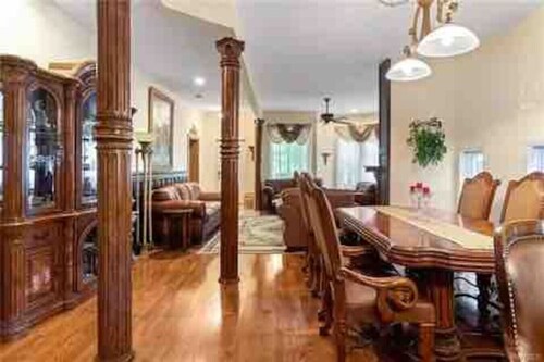 Very Spacious 4 Bedroom & 4 baths Niagara Falls
