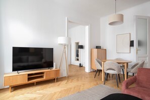 TV, stereo - Blueground | Landstraße, washer/dryer, nr Prater (Vienna)