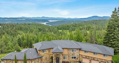 NW Tuscan Retreat — 180° Vistas & Private Hot Tub