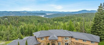 NW Tuscan Retreat — 180° Vistas & Private Hot Tub
