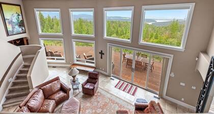 NW Tuscan Retreat — 180° Vistas & Private Hot Tub