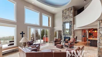 Smart TV, fireplace, video games, ping pong