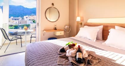 Vakakis Family Luxury Studios 2