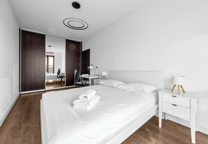 1 slaapkamer, een strijkplank/strijkijzer, wifi, beddengoed