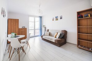 Living area - Toruń Urban Comfort Apartment (Toruń)