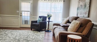 3-bedroom townhome in family-friendly Evans, 7 miles to Masters golf course