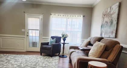 3-bedroom townhome in family-friendly Evans, 7 miles to Masters golf course