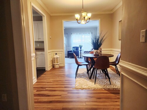 3-bedroom townhome in family-friendly Evans, 7 miles to Masters golf course