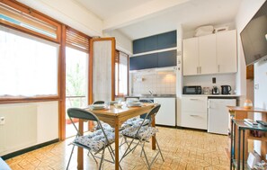 Fridge, microwave, dishwasher, cookware/dishes/utensils - Awesome apartment in Zoagli with WiFi (Zoagli)