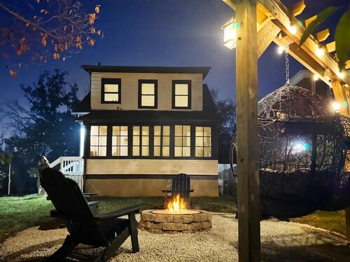 Relaxing 3-bedroom house in terrific Cincinnati with Firepit and Patio