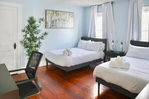 3 bedrooms, iron/ironing board, WiFi, bed sheets