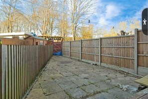 Image 14 - Apartment, Sleeps 5 - Free Parking, Private Garden (London)