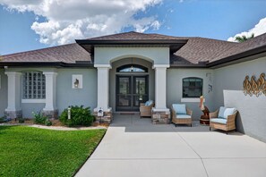 Exterior - Sunset Retreat with heated pool (Rotonda West)