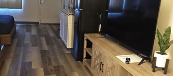 Beautiful spacious, pet friendly, 2 beds, 1 bath