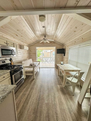 Bear Camp Cottage- Accessible | Individually decorated, individually furnished - Sun Retreats Westward Shores (Center Ossipee)