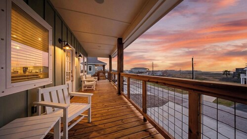 Still Waters by Avantstay Private Pool + Putting Green + Firepit + Golf Cart Zone