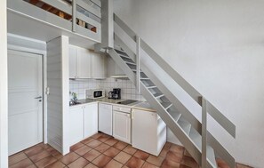 Fridge, microwave, stovetop, dishwasher - Cozy home in Krokkleiva with sauna (Krokkleiva)