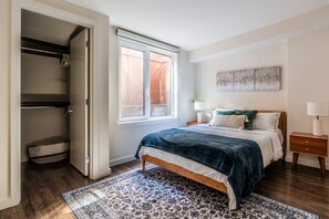 Room - 2BR TH | Gym, Balcony | Bellevue Parkside L (Bellevue)