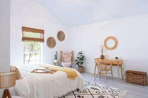 3 bedrooms, iron/ironing board, free WiFi, bed sheets - Walk to Downtown / 3 min to TUPPS / Sleeps 6 (McKinney)