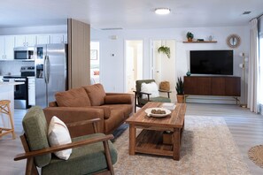 Living area - Charming Family Home Near Historic Downtown McKinney (McKinney)