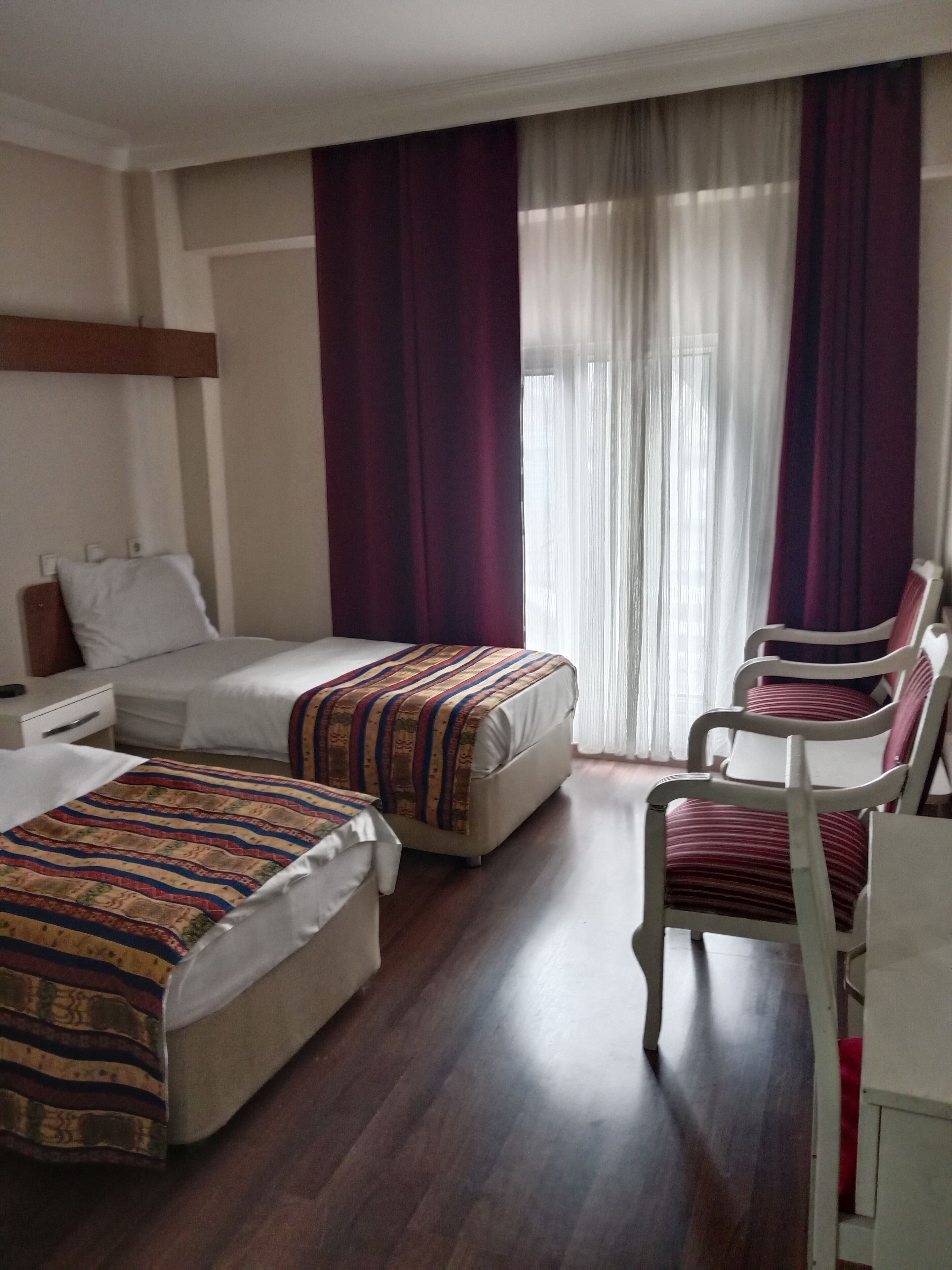 Quarto casal ou duplo standard, vista para a cidade