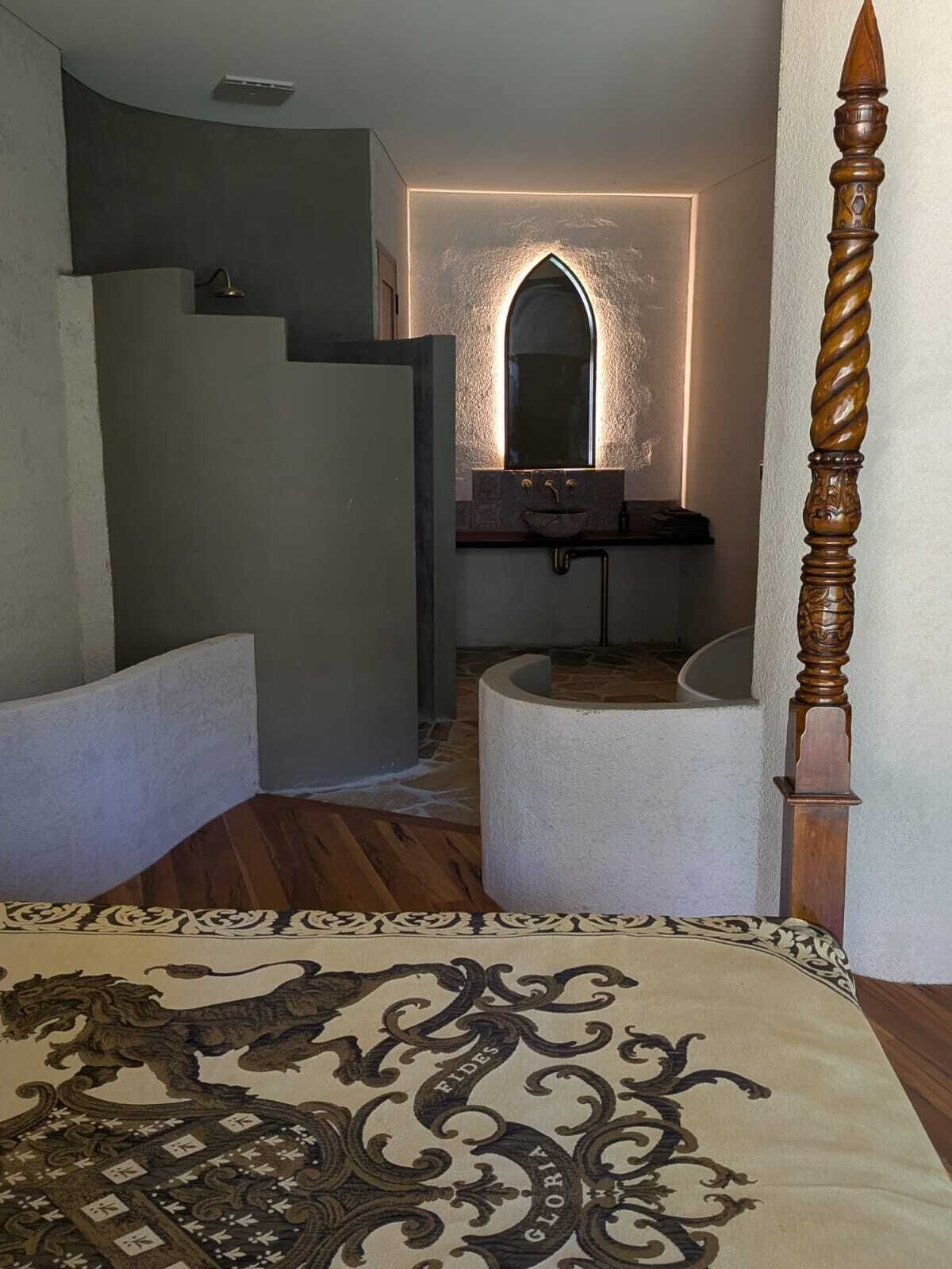 4 chambres, fer et planche à repasser, Wi-Fi, draps fournis